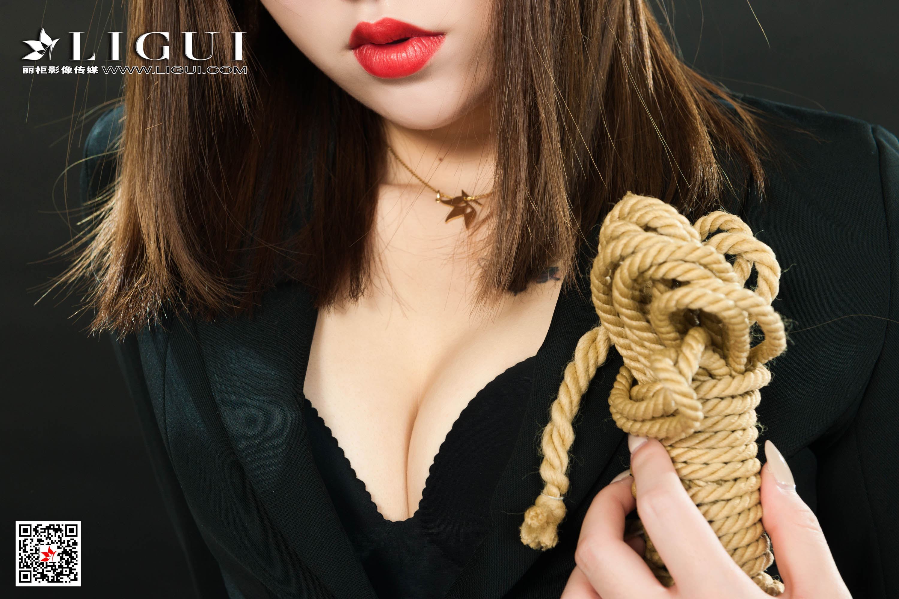 Ligui丽柜  2020.11.27《惩戒秘书》多多